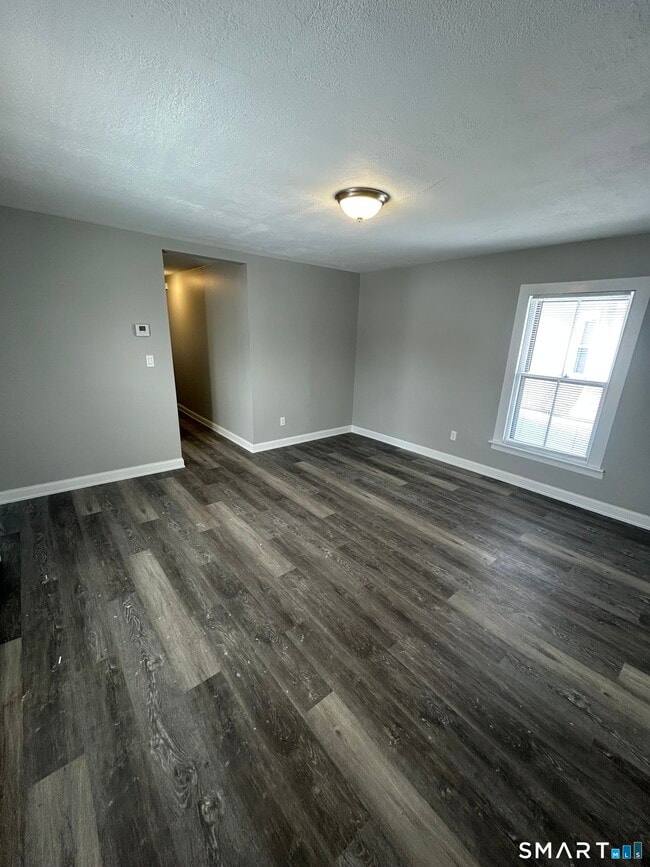 Building Photo - 54 Forest St