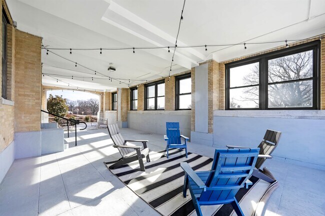 Building Photo - 520 Belleville Ave