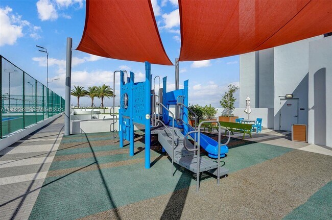 Building Photo - 16385 Biscayne Blvd