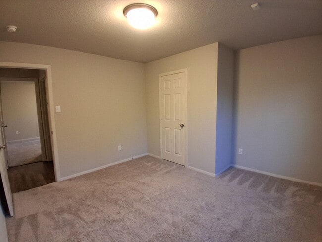 Building Photo - 26 Dunnaway Dr