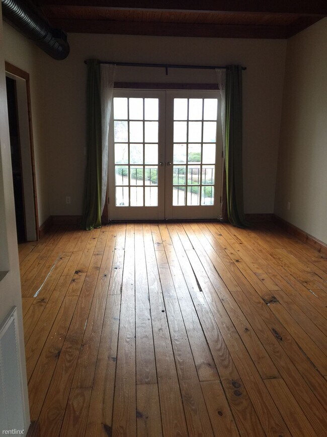Building Photo - 2 br, 2 bath Townhome - 443 McAdoo Ave