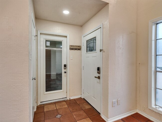 Building Photo - 22538 Market Square Ln