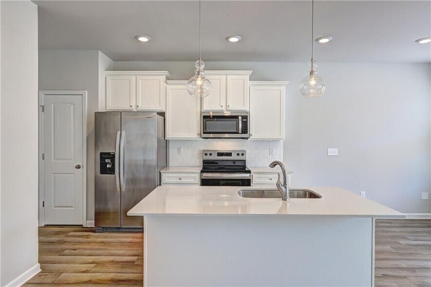 Building Photo - 479 Payne Dr