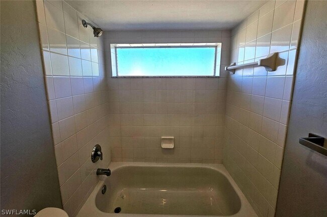 Building Photo - 3012 40th St SW