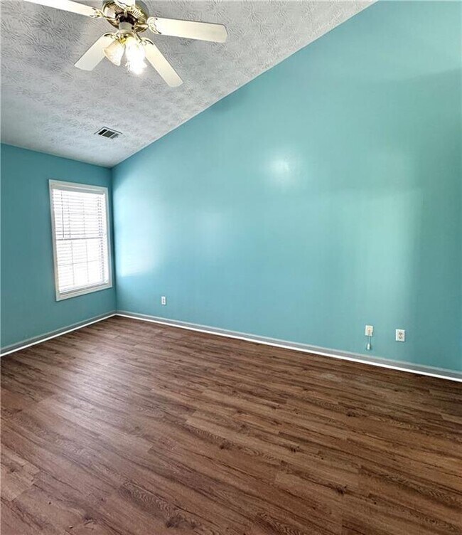 Building Photo - 444 Laurel Springs Ct