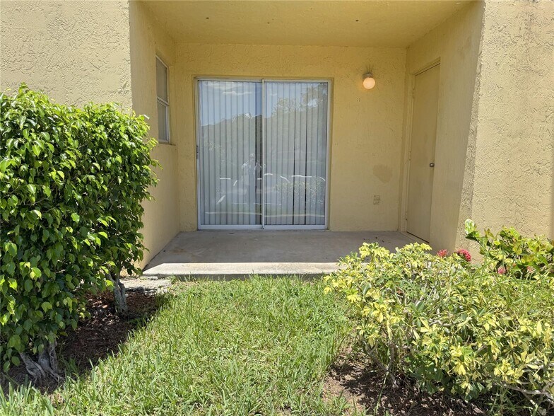 Building Photo - 7680 Westwood Dr