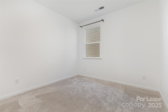 Building Photo - 14040 Lake Home Ln