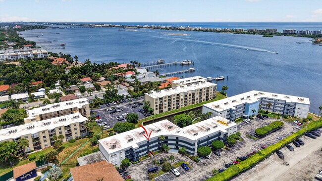 Building Photo - 200 Waterway Dr S