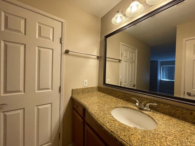 Building Photo - Spacious 1x1 Condo in Alicante Villas avai...