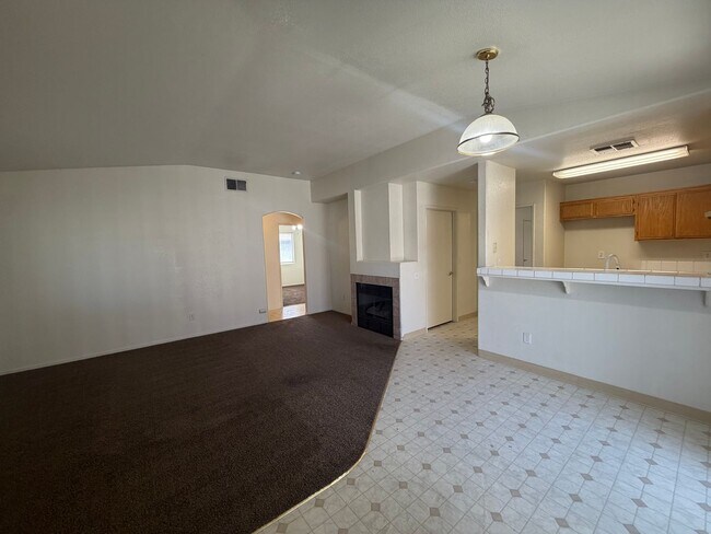 Building Photo - 4401 Pebble Creek Dr