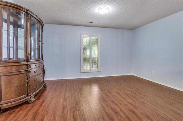 Building Photo - 528 Lester St