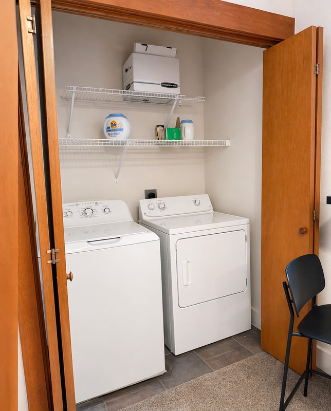 Building Photo - 10 W 10th St