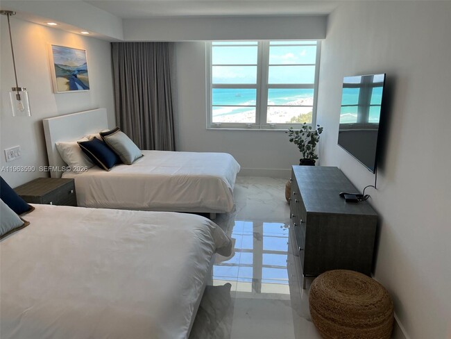 Building Photo - 100 Lincoln Rd