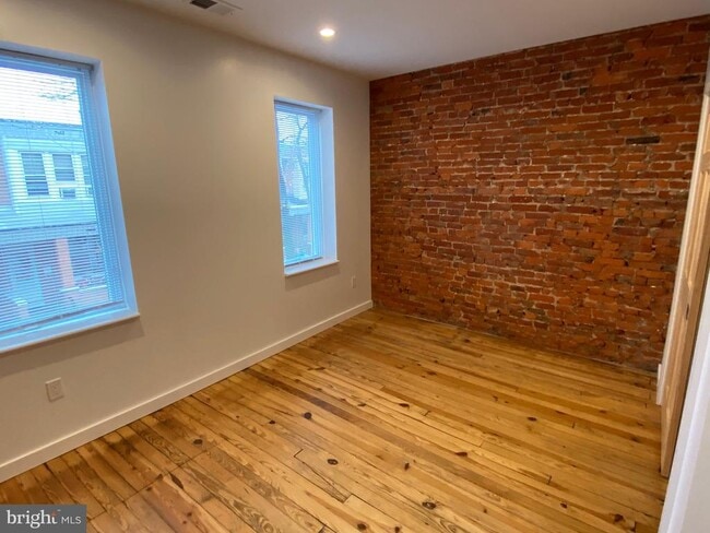 Building Photo - 3229 Chatham St