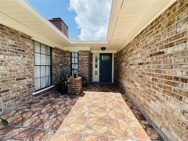 Building Photo - 3450 Suzette Dr