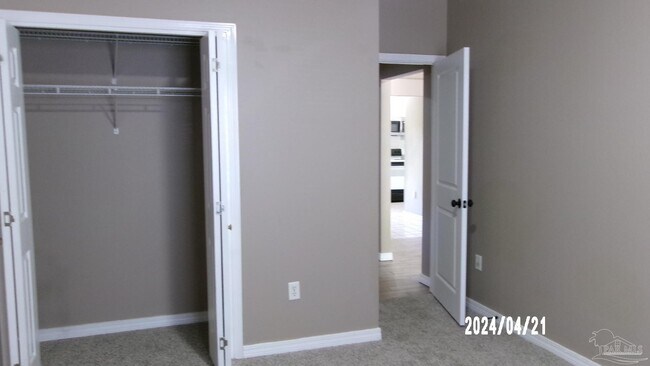 Building Photo - 7322 Mangum Dr