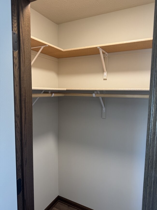 Building Photo - 157 W Olson Ave