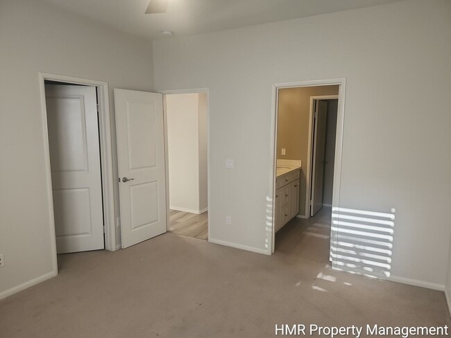 Building Photo - Modern 3-Story Townhouse