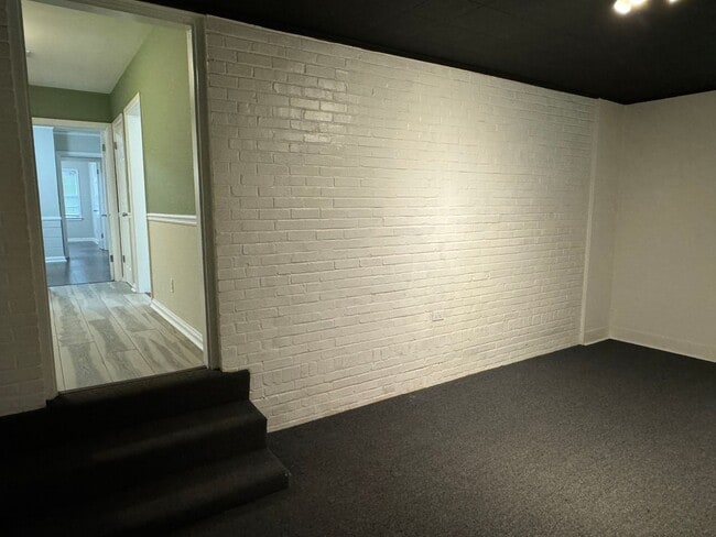 Building Photo - BRICK & BEAUTIFUL! 3 Bedroom MOVE IN READY