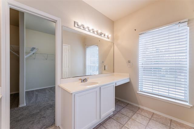 Building Photo - 8417 Robertson Dr