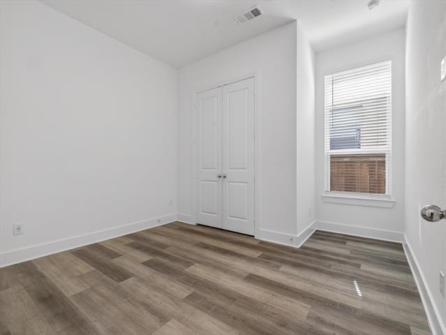 Building Photo - 422 Firecrest Ln