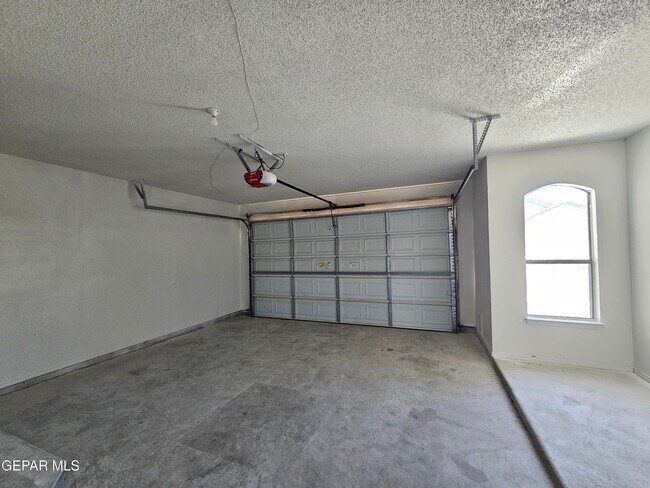 Building Photo - 6087 Camden Lake St