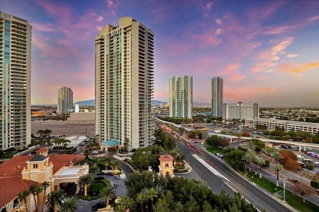 Building Photo - 2877 Paradise Rd