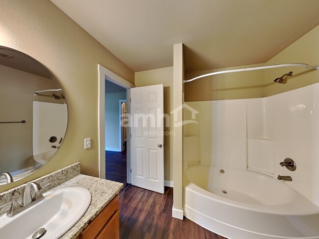 Building Photo - 1108 Boatman Ave NW