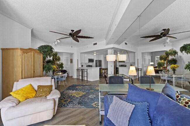 Building Photo - 255 Evernia St