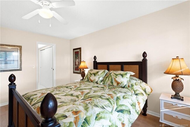 Building Photo - 4885 SE Capstan Ave