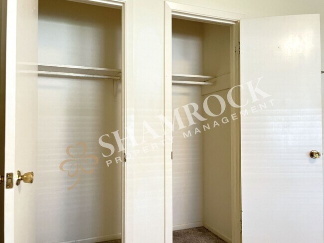 Building Photo - Richland Mall Area Duplex