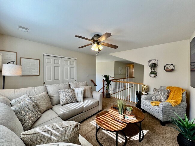 Building Photo - 6608 Rosemont Ln