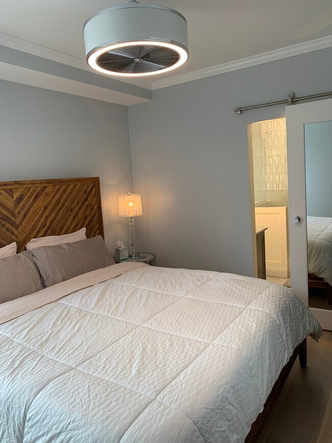 Building Photo - 605 N Humphrey Ave