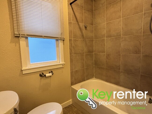 Building Photo - Cozy 4 Bedroom Tacoma Rental Home Near Lincoln District and Downtown