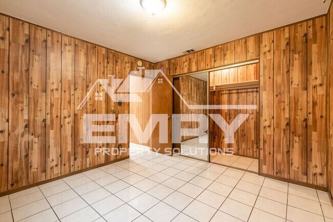 Building Photo - 3 Bedroom 1 Bathroom House for Rent Fishburn Ave Bell CA