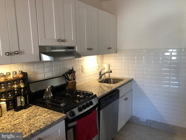 Building Photo - 753 S 22nd St