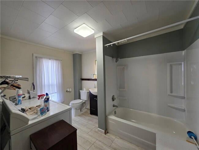 Building Photo - 54 Bemis Ave