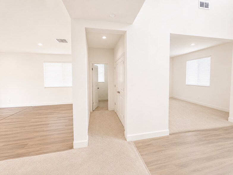 Building Photo - 2345 Raphael Way