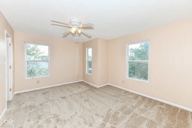 Building Photo - 1155 Redwood Dr