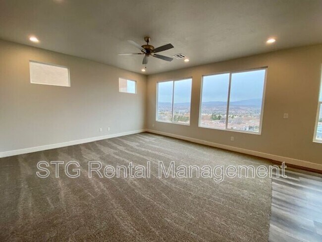 Building Photo - 438 N Stone Mountain Dr
