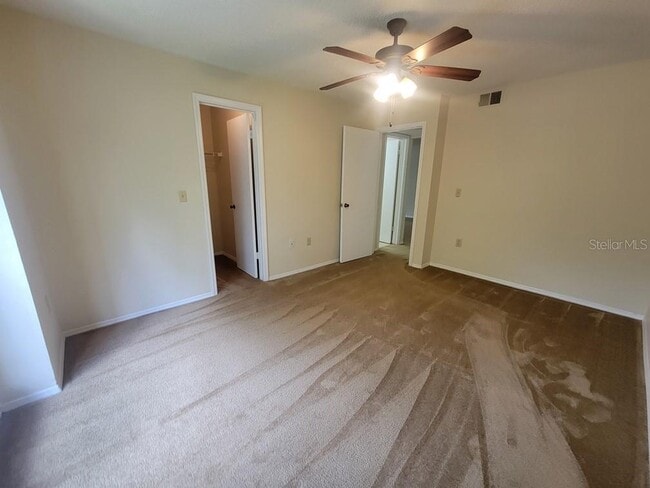 Building Photo - 10024 Strafford Oak Ct