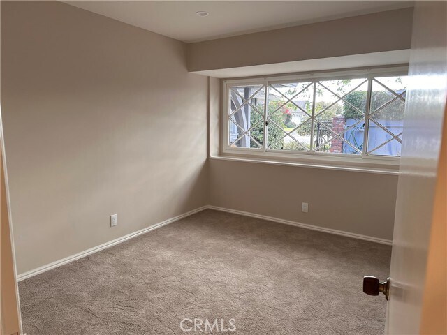 Building Photo - 16711 Greenview Ln