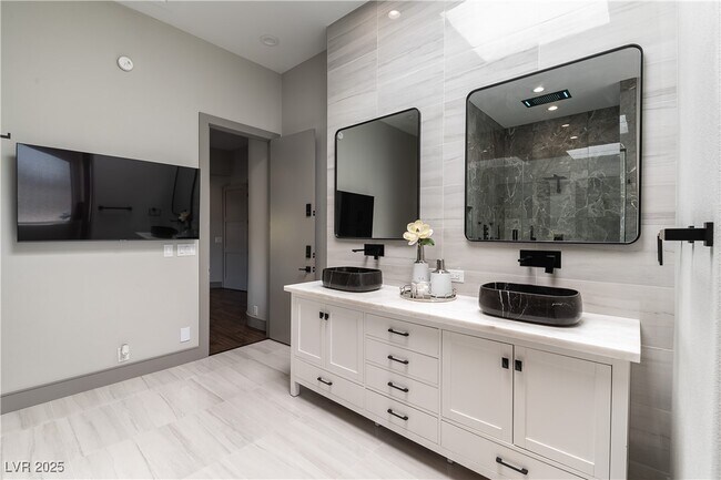 Building Photo - 7880 Dana Point Ct