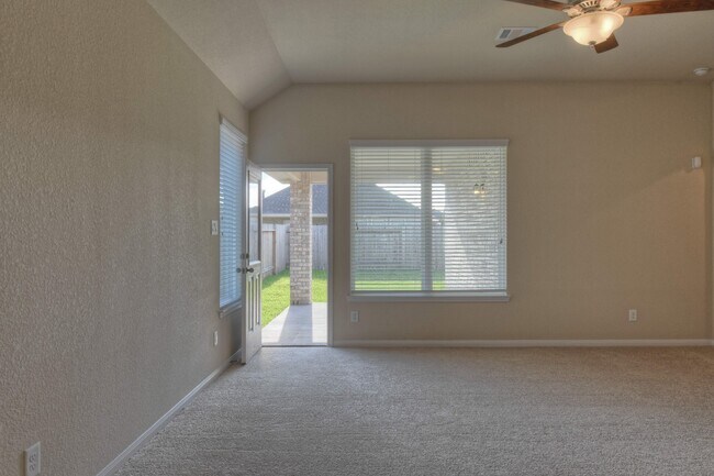Building Photo - 21644 Lexor Dr