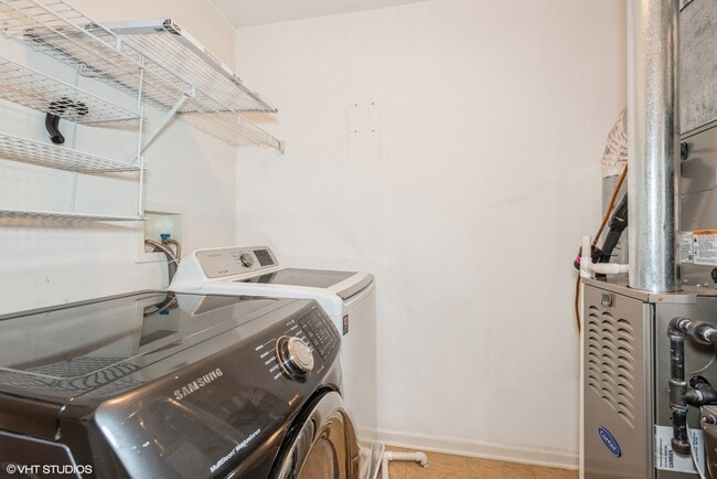 Building Photo - 2115 Pembridge Dr