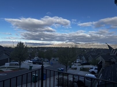 Building Photo - Beautiful Townhomes