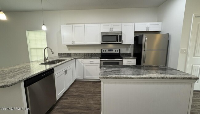 Building Photo - 6625 Osceola St