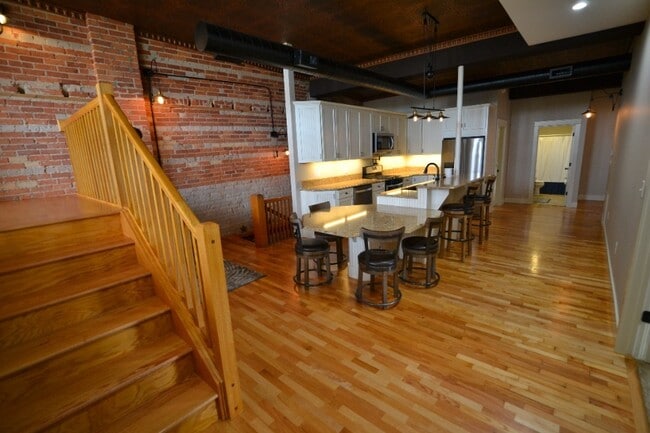 Building Photo - The Overlook - 246 East Main St