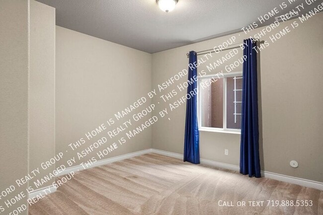 Building Photo - 7215 Rim Bluff Ln