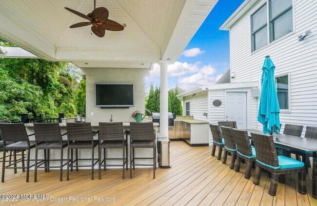 Building Photo - 29 Northwoods Rd